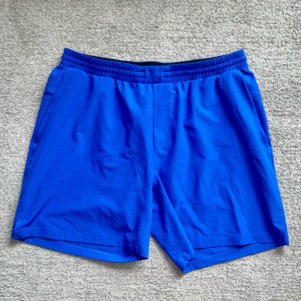 Lululemon men’s Pool Short 5" *Lined